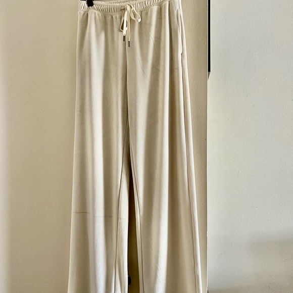 Vuori Cream Wide-Leg Drawstring Pants - Picture 3 of 11